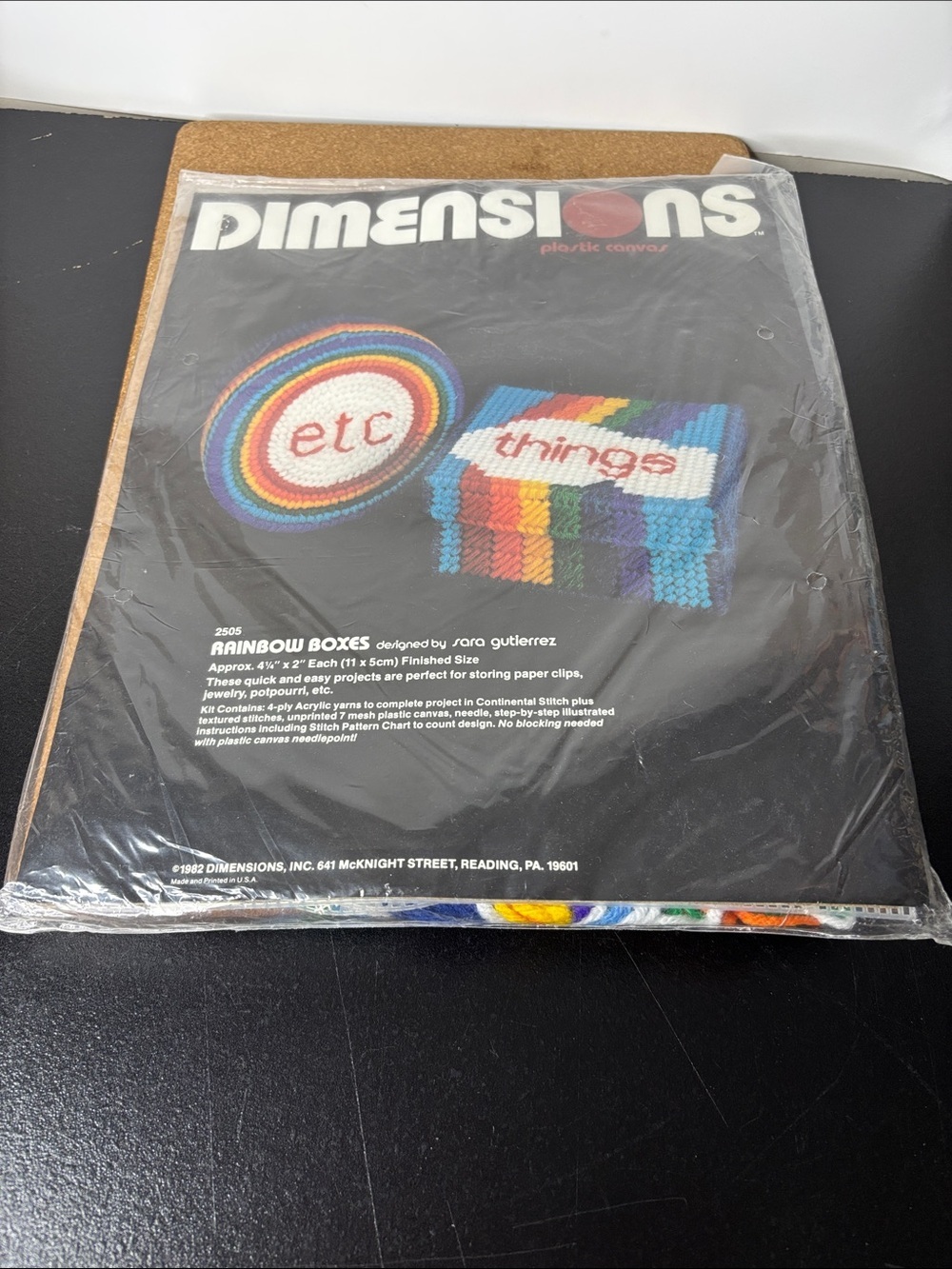 💐Dimensions Rainbow Boxes Plastic Canvas Kit - Multicolor